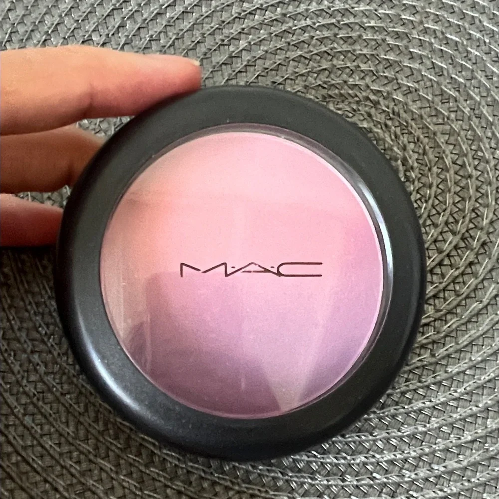 Limited Edition MAC Ombré Blush Azalea Blossom  Pink Purple